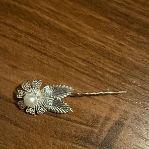 Vintage Elegant Silver Floral Hairpin
